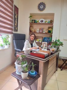 درمانگر و روانشناس فردی و گروهی با سالها تجربه در زمینه درمان